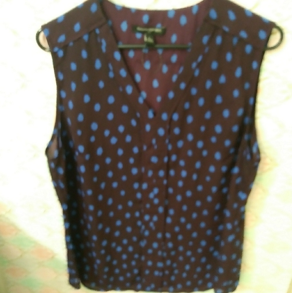Sleeveless blouse